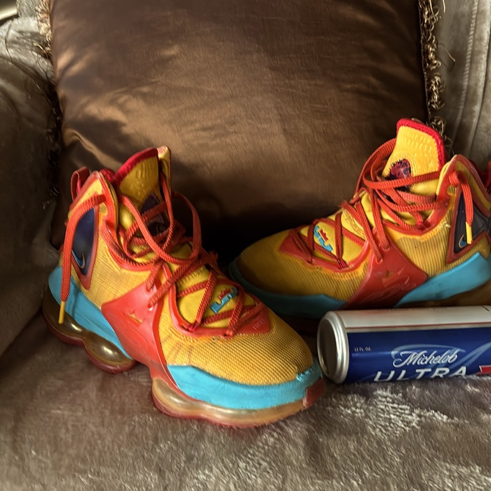 Nike Lebron 19 Tune Squad  size 4.5 can size ref, dc9338-800, upc0019524217362
